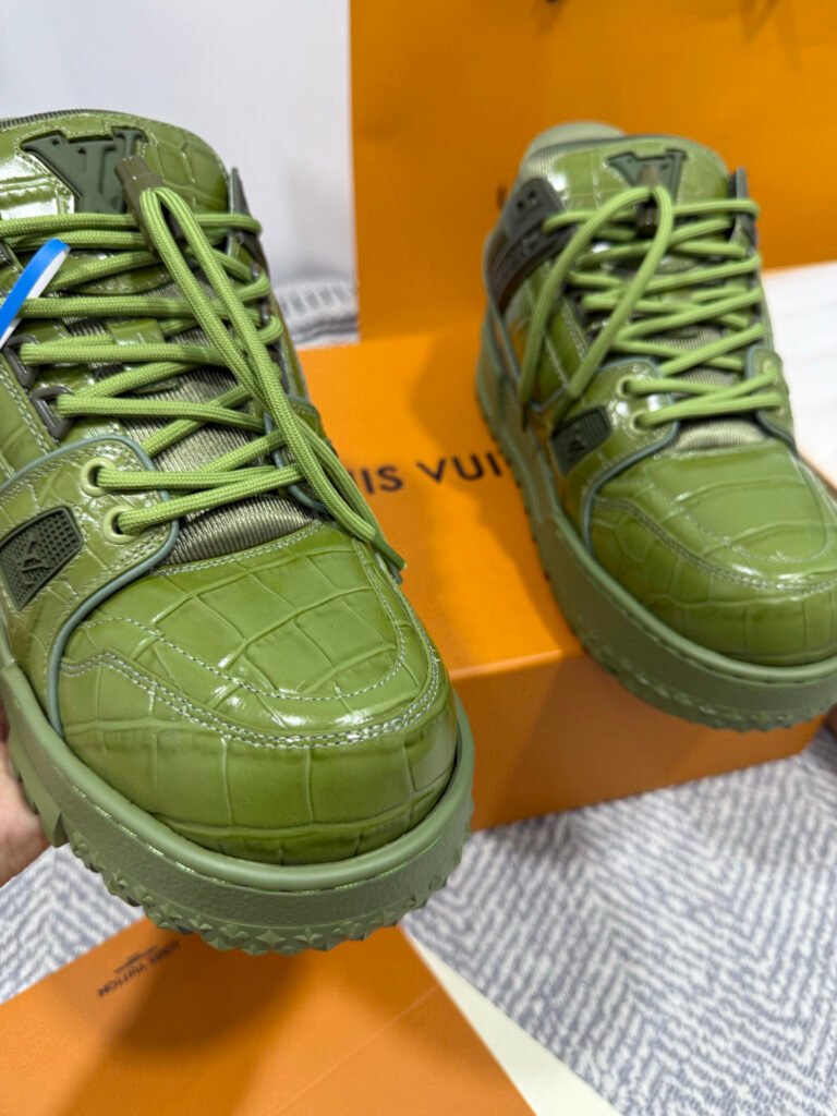 Louis Vuitton Unisex Chunky Sneakers detail 3
