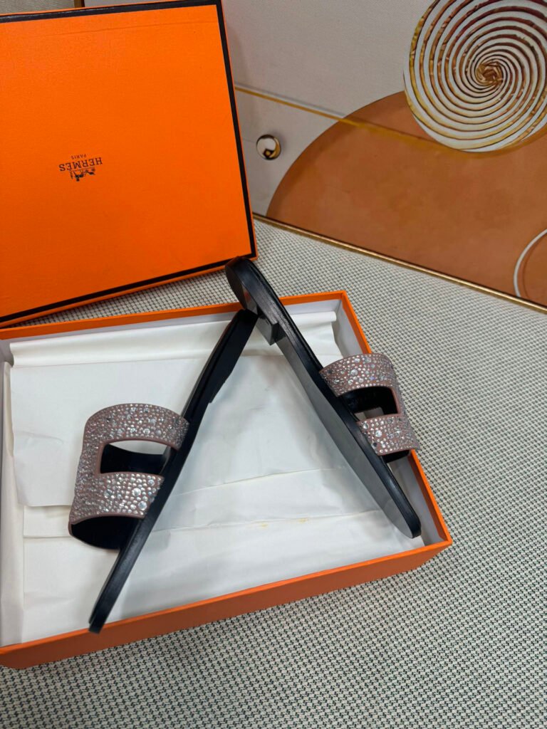 Hermès Unisex Slides detail 3