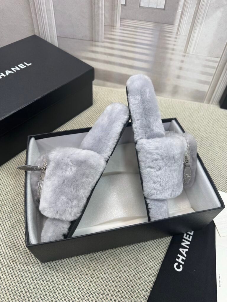 Chanel Unisex Shearling Shoes detail image 3