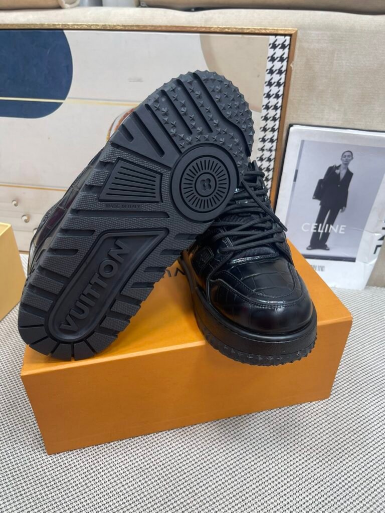 Louis Vuitton Unisex Chunky Sneakers detail 3