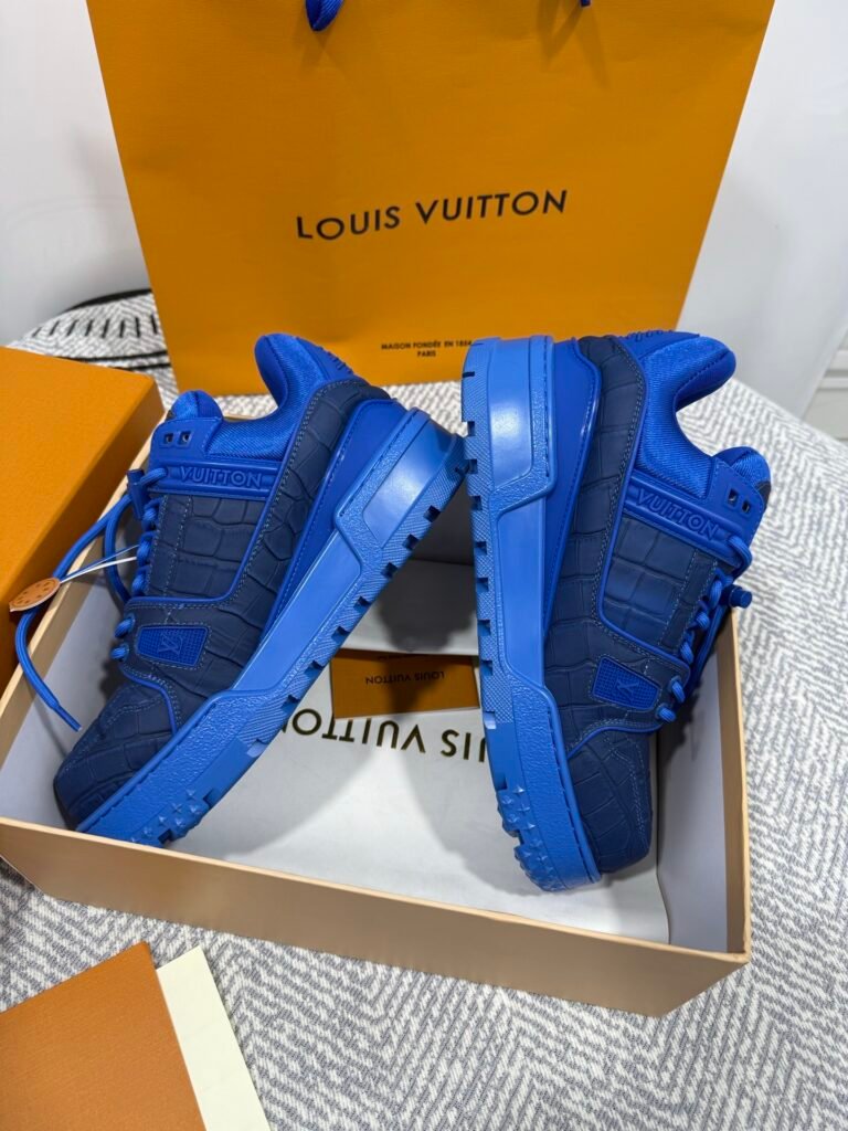 Louis Vuitton Unisex Chunky Sneakers detail 3