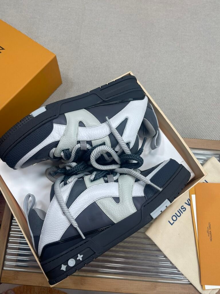 Louis Vuitton Unisex Chunky Sneakers detail 3