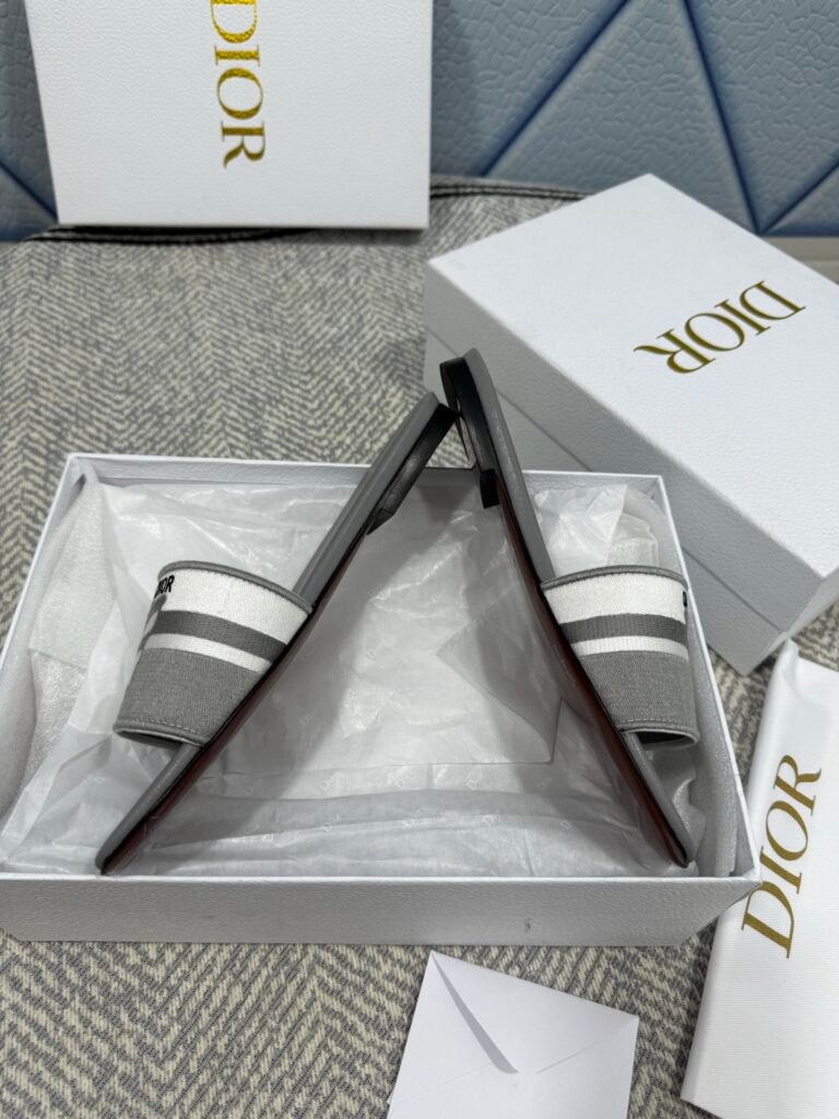 Dior Unisex Slides detail 3