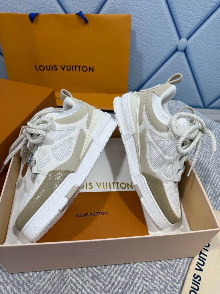 Louis Vuitton Unisex Chunky Sneakers detail 3