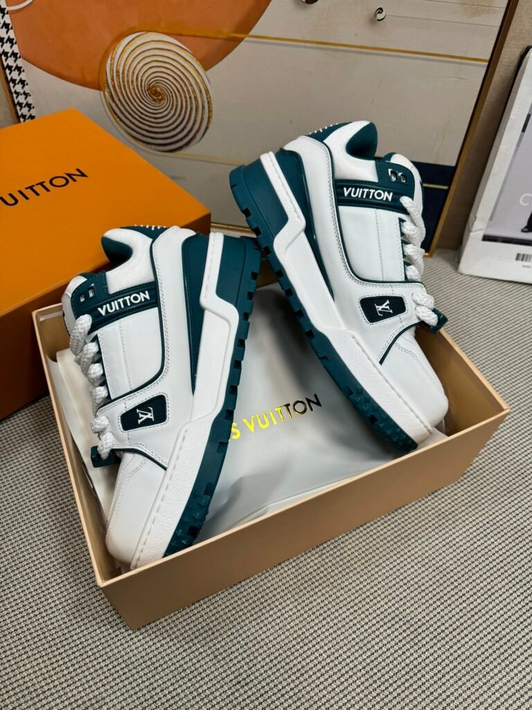Louis Vuitton Unisex Chunky Sneakers detail 3