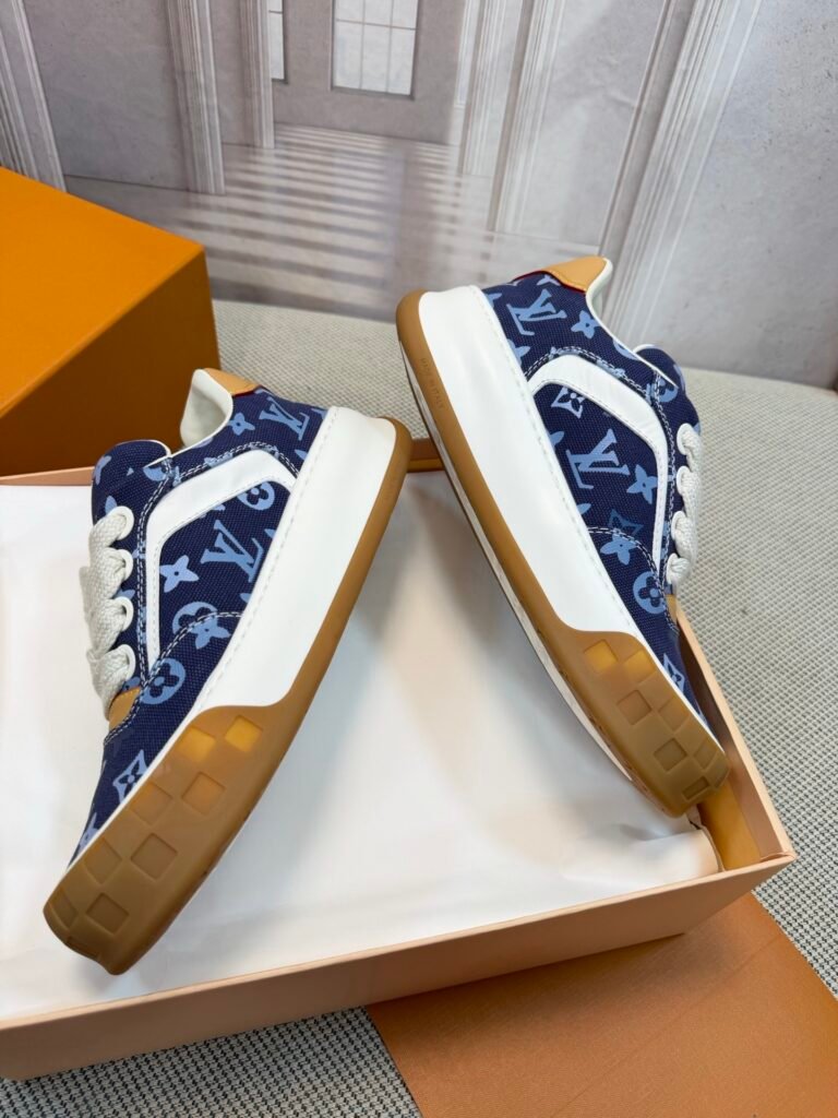 Louis Vuitton Unisex Low-Top Sneakers detail 3