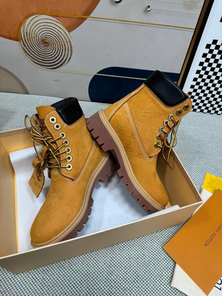 Louis Vuitton Men's Boots detail image 3