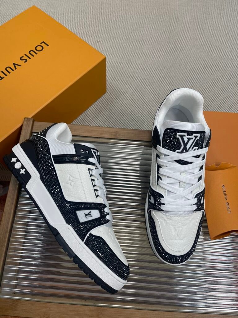 Louis Vuitton Unisex Low-Top Sneakers detail image 3