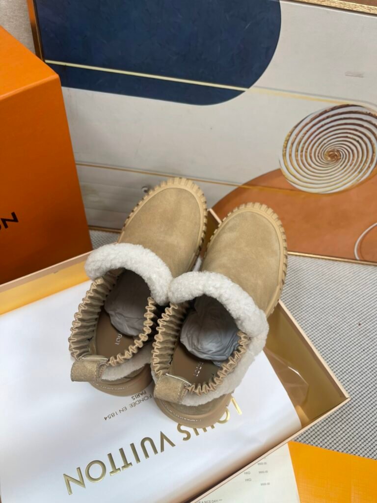 Louis Vuitton Unisex Boots detail image 3