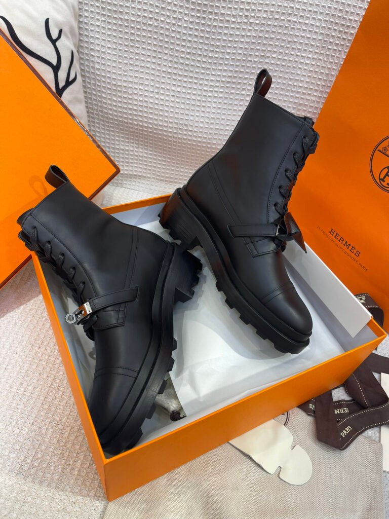 Hermès Unisex Boots detail 3