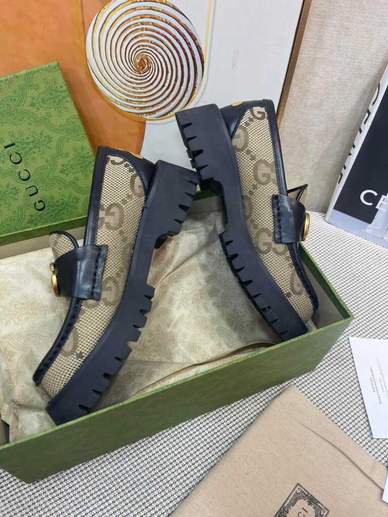 Gucci Unisex Loafers detail 3