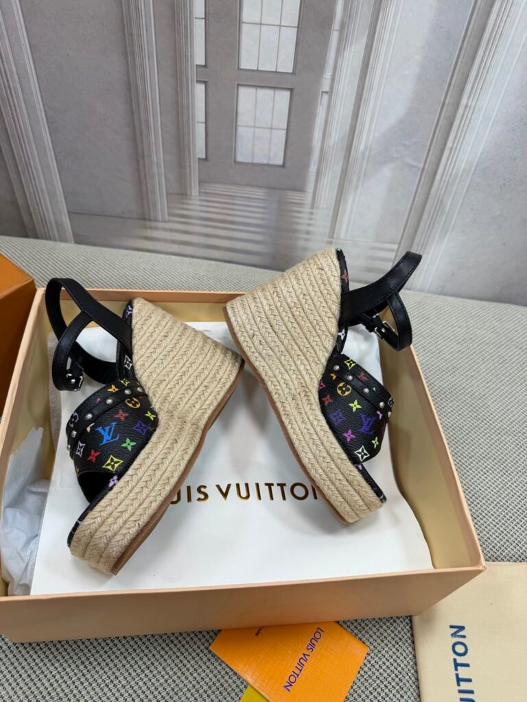 Louis Vuitton Unisex Platform Sneakers detail image 3