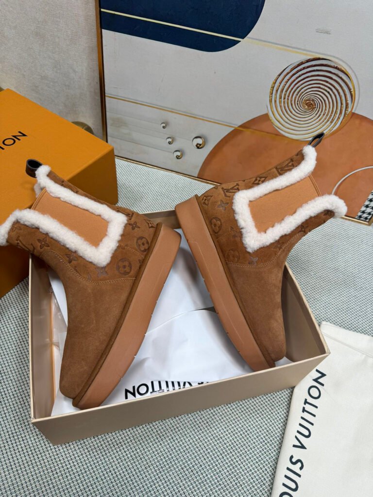 Louis Vuitton Unisex High-Top Sneakers detail 3
