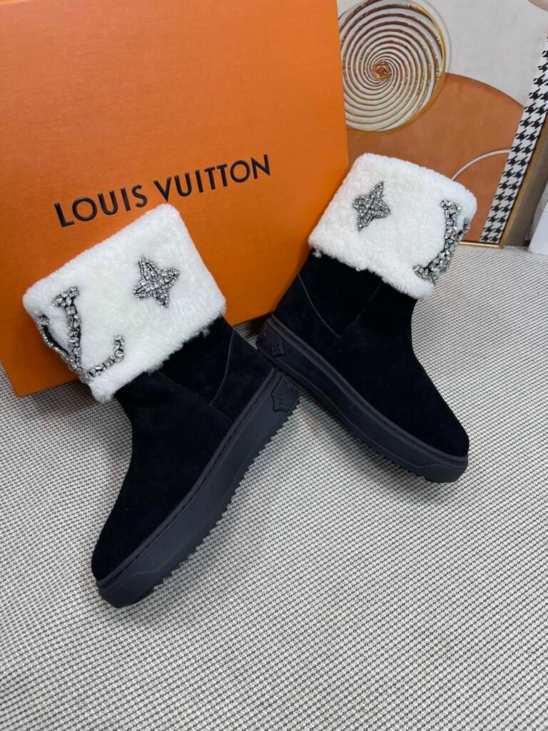 Louis Vuitton Unisex Ankle Boots detail 3
