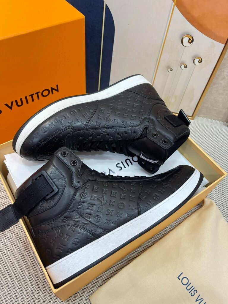 Louis Vuitton Unisex High-Top Sneakers detail 3
