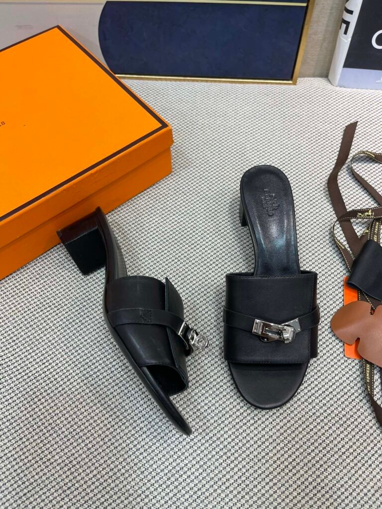 Hermès Unisex Slides detail 3