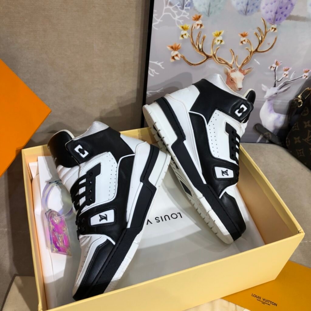 Louis Vuitton Unisex High-Top Sneakers detail 3