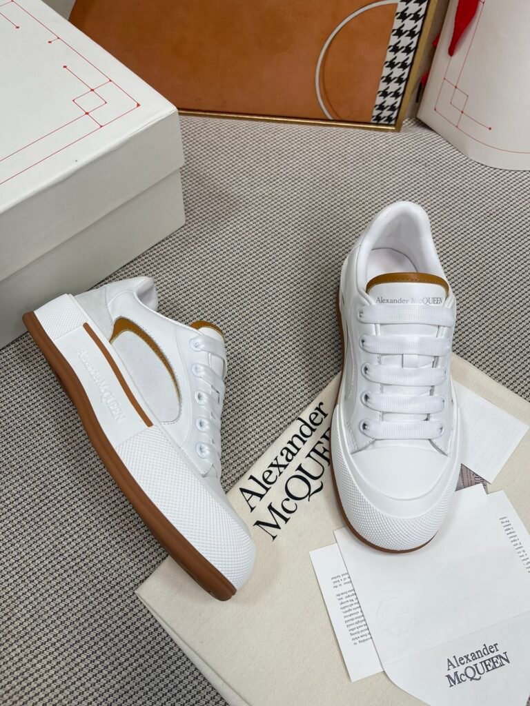 Alexander McQueen Unisex Platform Sneakers detail image 3