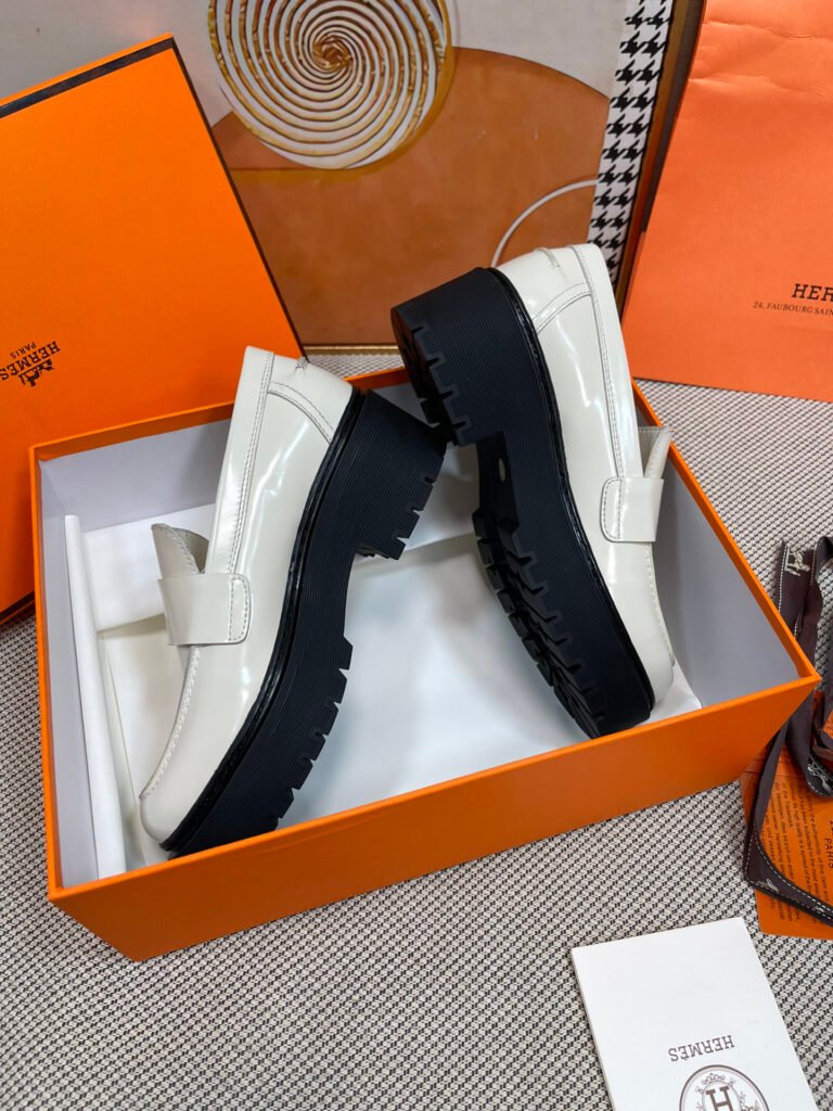 Hermès Unisex Loafers detail 3
