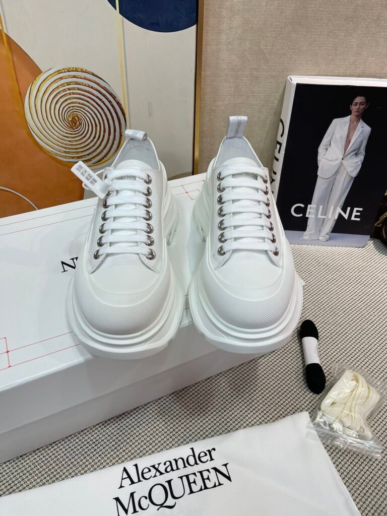 Alexander McQueen Unisex Sneakers detail image 4