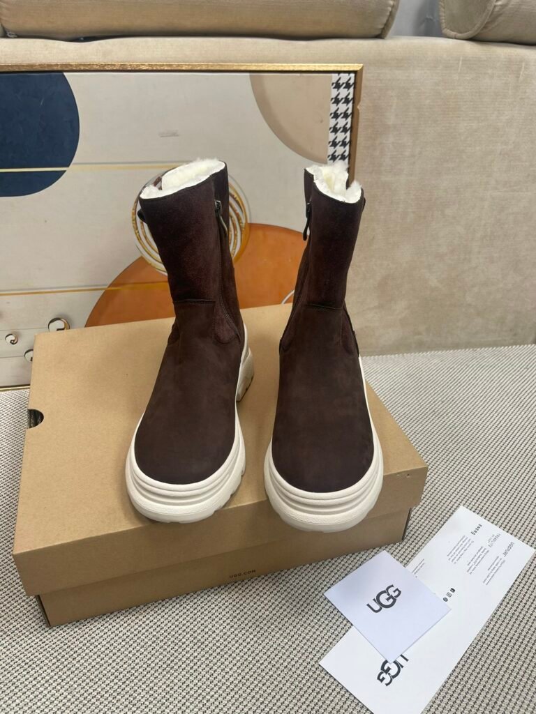 UGG Women's Snow Boots detail 4