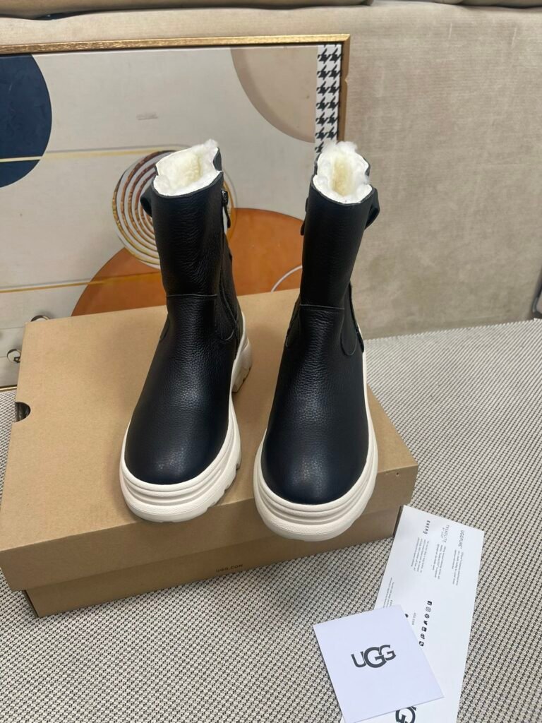 UGG Women's Snow Boots detail 4