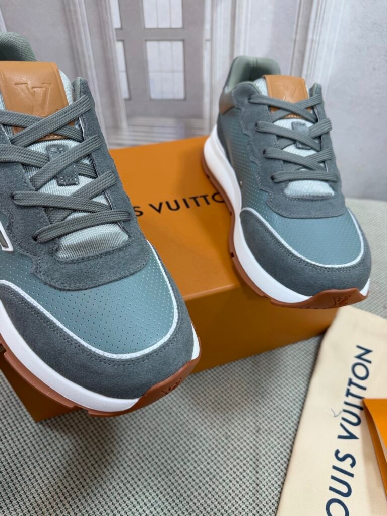 Louis Vuitton Blue-Grey Panelled Sneakers detail image 4