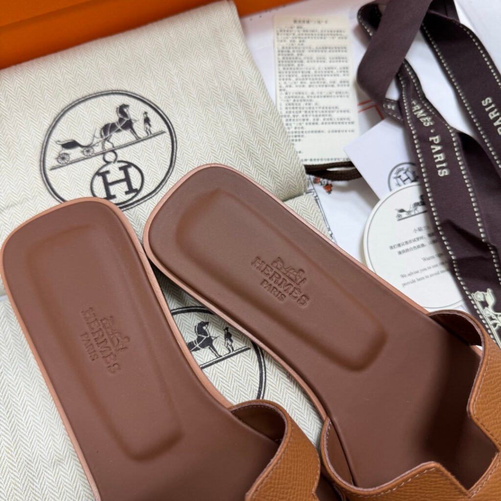 Hermès Unisex Sandals detail 4