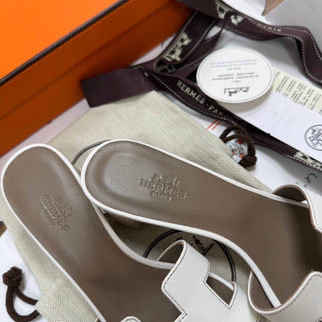 Hermès Unisex Sandals detail 4