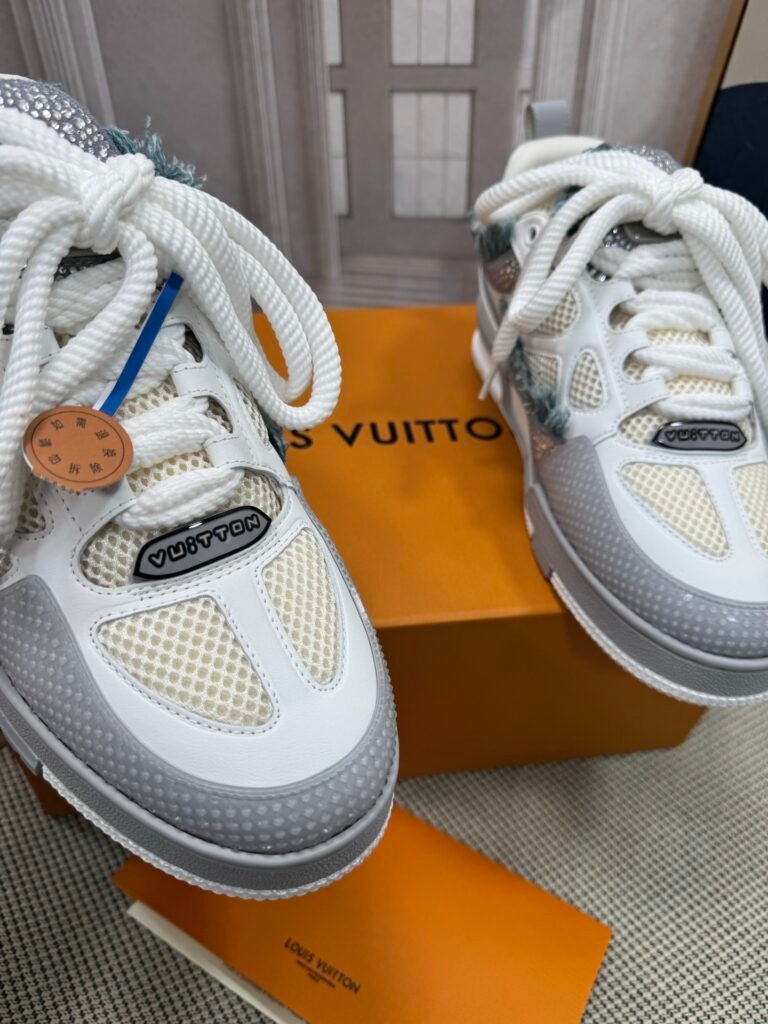 Louis Vuitton Unisex Chunky Sneakers detail 4