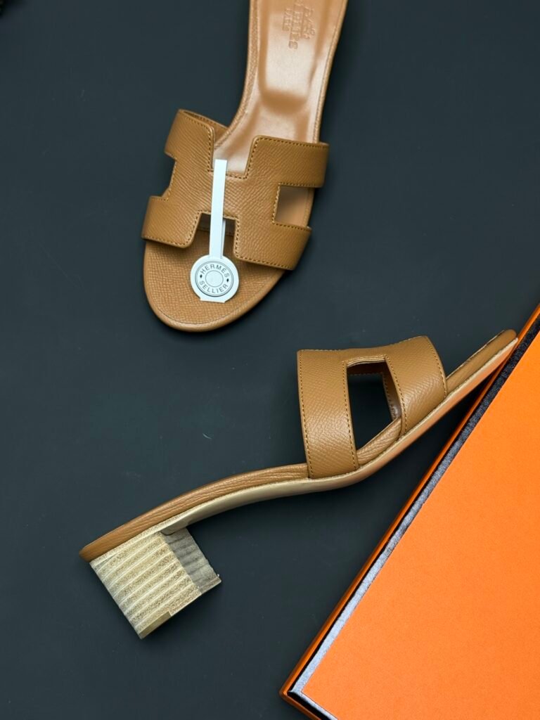 Hermès Women's Sneakers detail 4