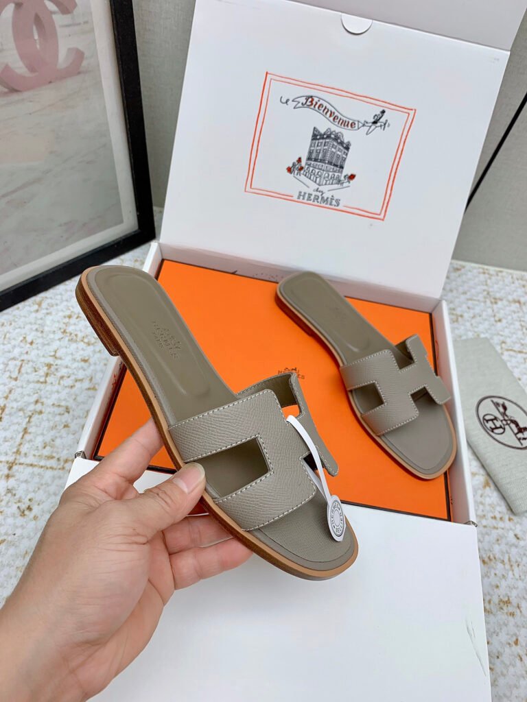 Hermès Unisex Slides detail 4