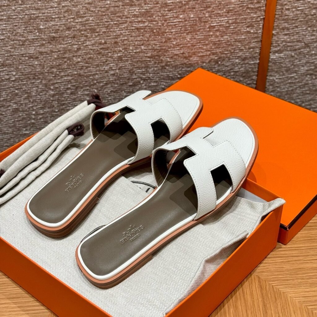 Hermès Unisex Slides detail 4