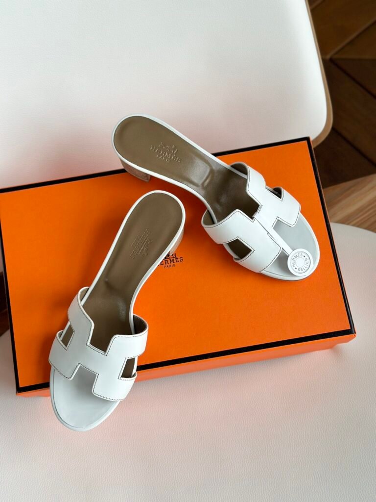 Hermès Women's Sneakers detail 4