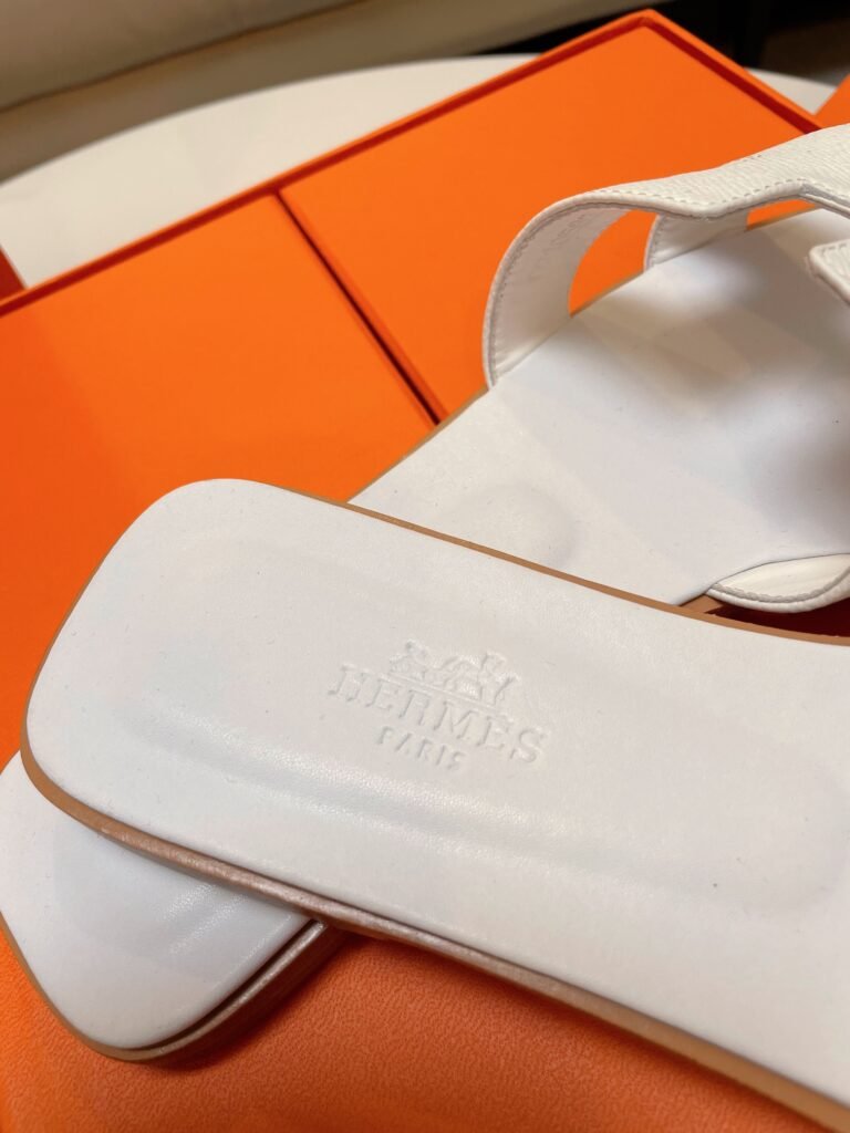 Hermès Unisex Sneakers detail 4