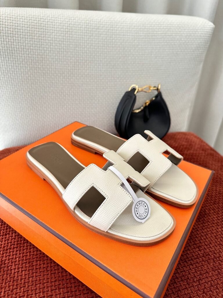 Hermès Unisex Sneakers detail 4