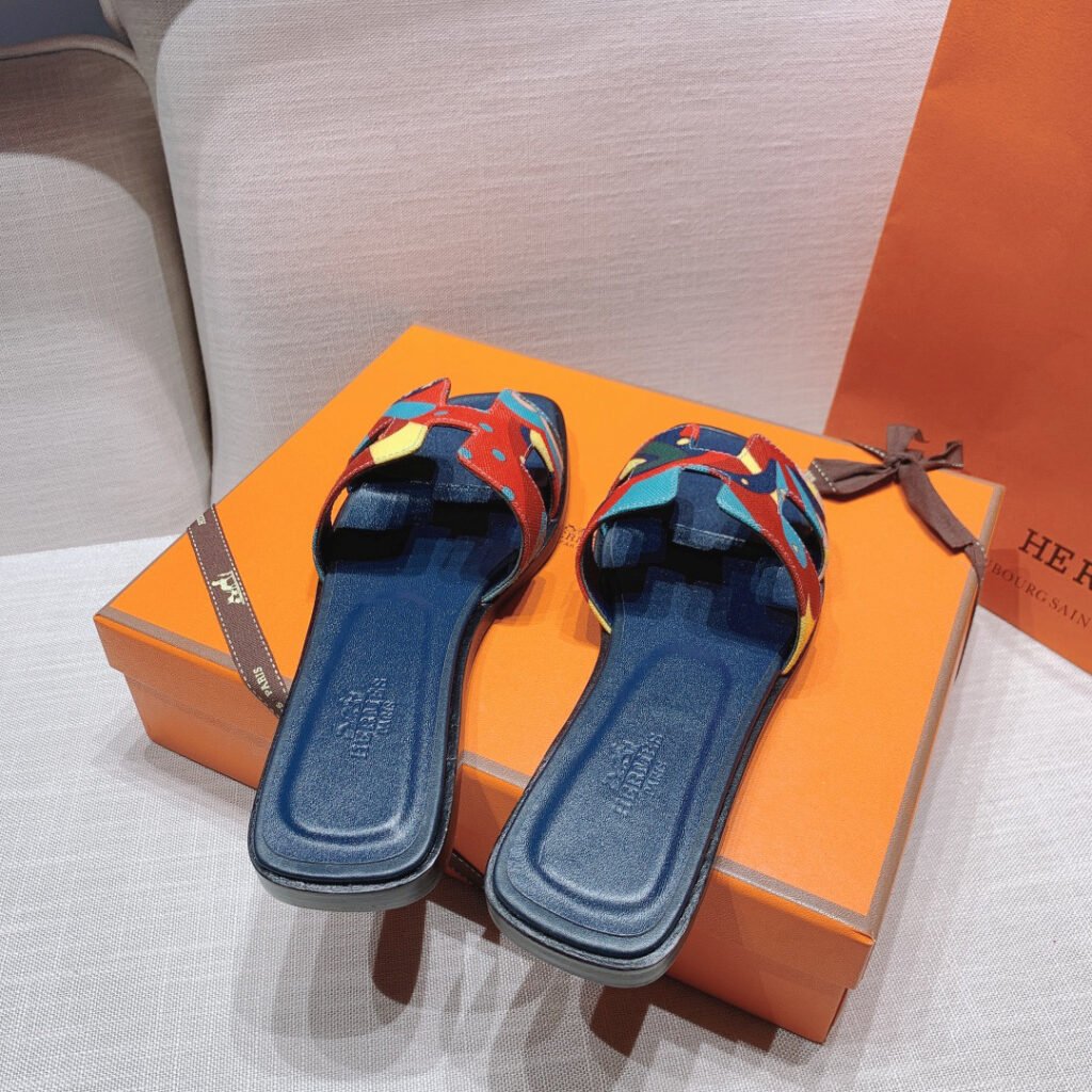 Hermès Unisex Slides detail 4