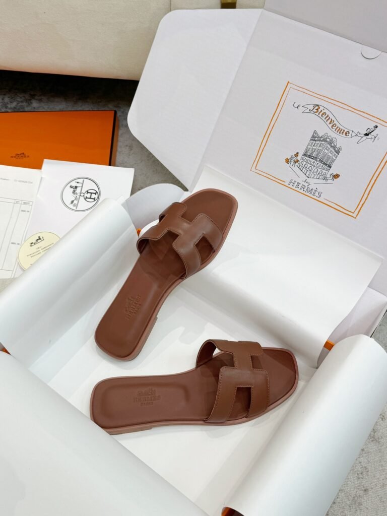 Hermès Unisex Slides detail 4