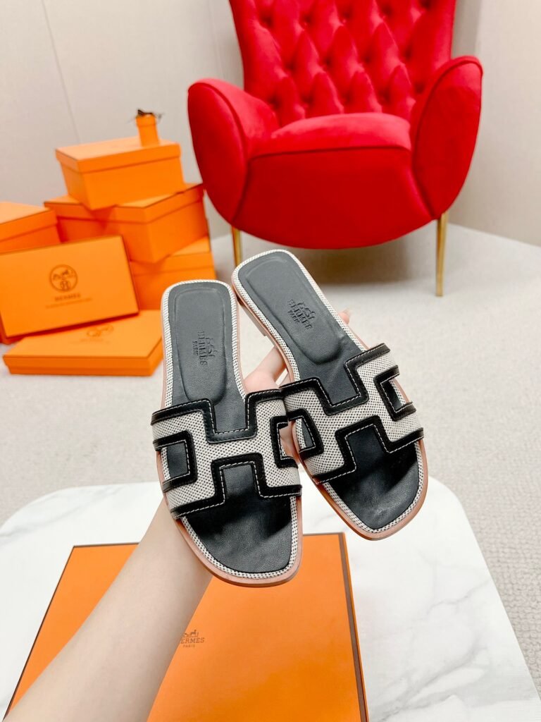 Hermès Unisex Slides detail 4