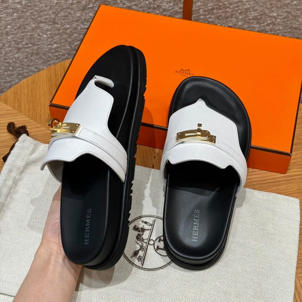 Hermès Unisex Sandals detail 4