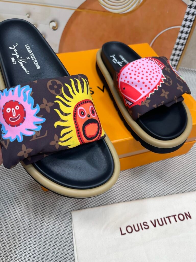 Louis Vuitton Unisex Slides detail image 4