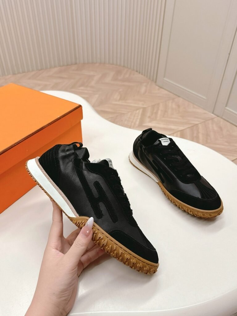 Hermès Unisex White Low-Top Sneakers detail 4