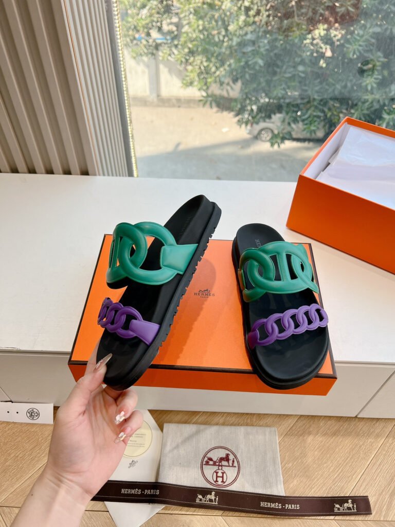 Hermès Unisex Sneakers detail 4