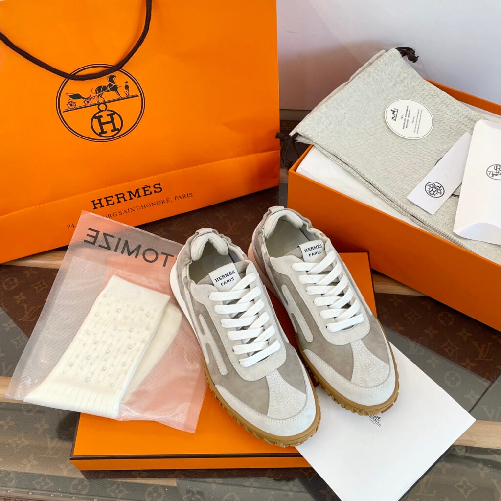 Hermès Unisex Sneakers detail 4