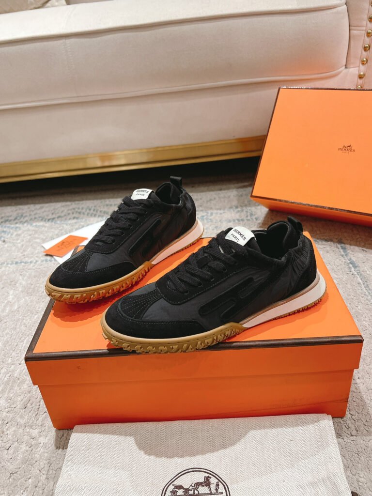 Hermès Unisex Sneakers detail 4
