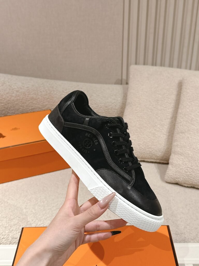 Hermès Unisex White Low-Top Sneakers detail 4