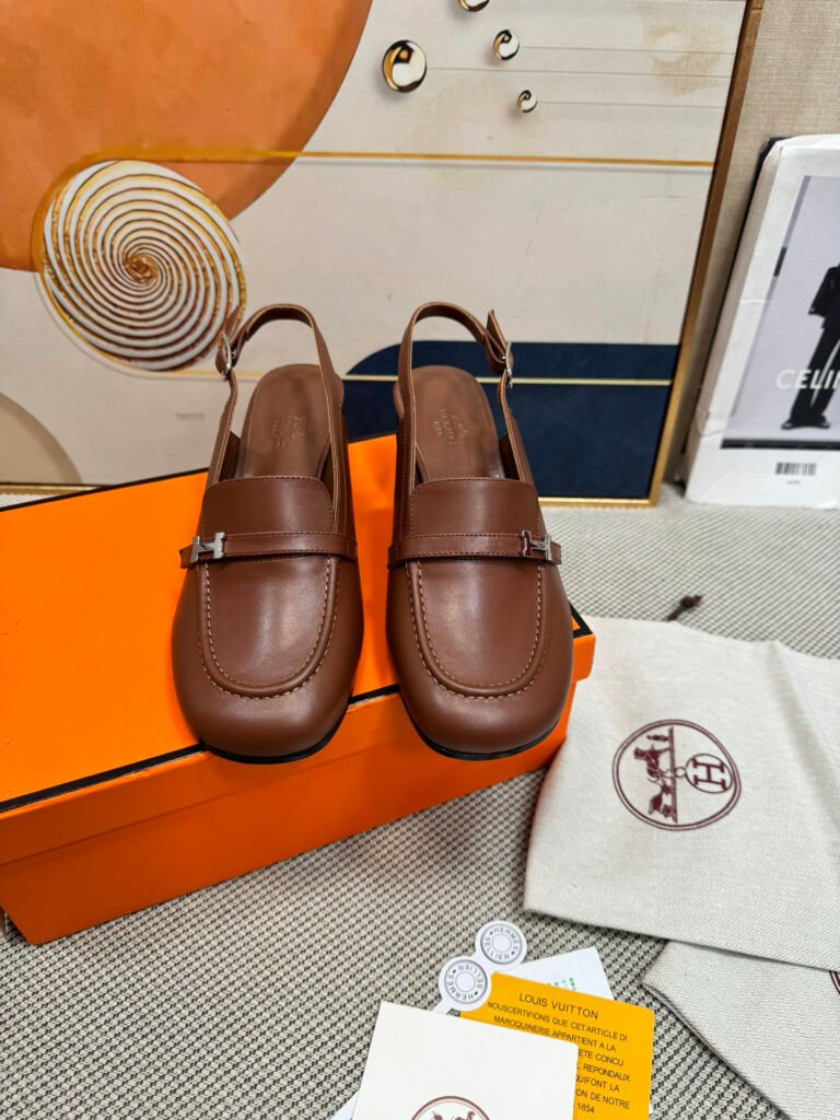 Hermès Unisex Sandals detail 4