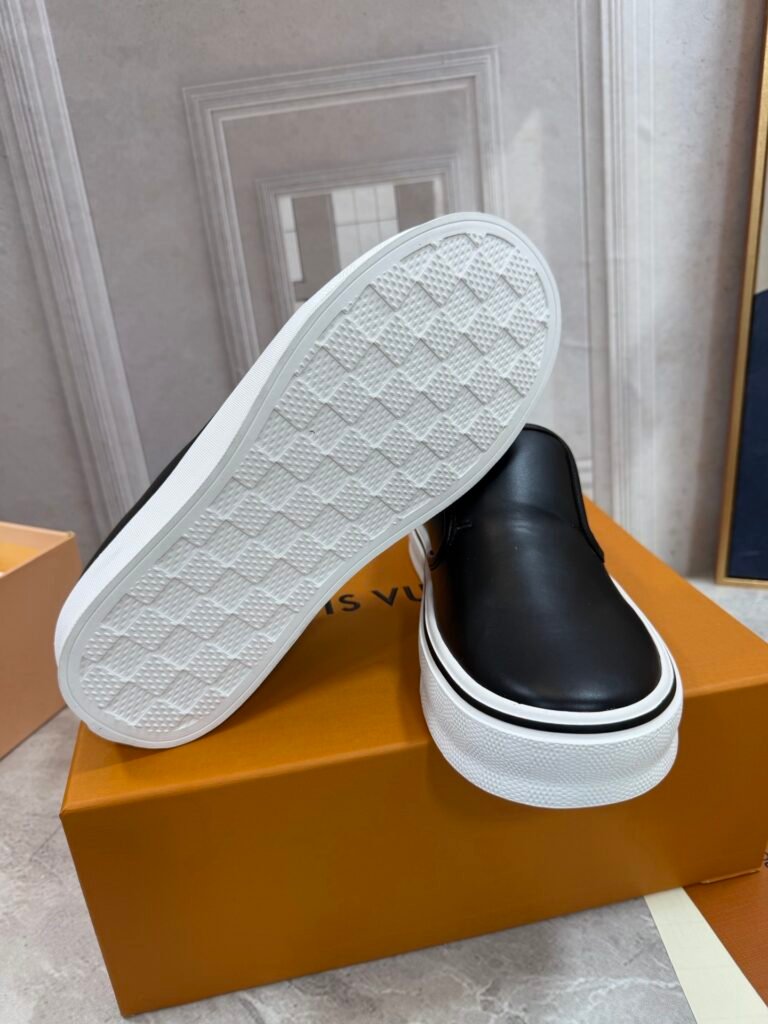 Louis Vuitton Unisex Athletic Sneakers detail 4