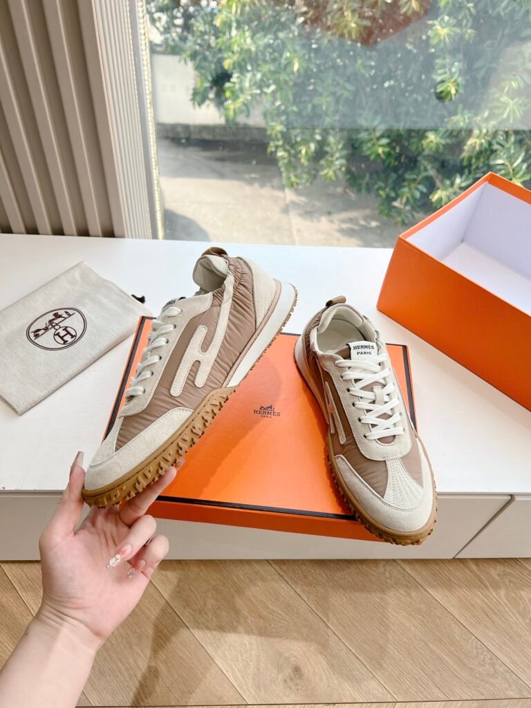 Hermès Unisex White Low-Top Sneakers detail 4