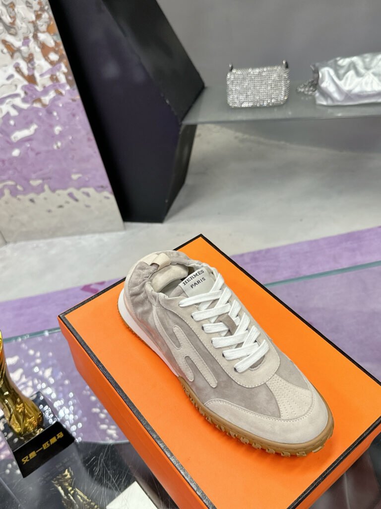 Hermès Unisex White Low-Top Sneakers detail 4